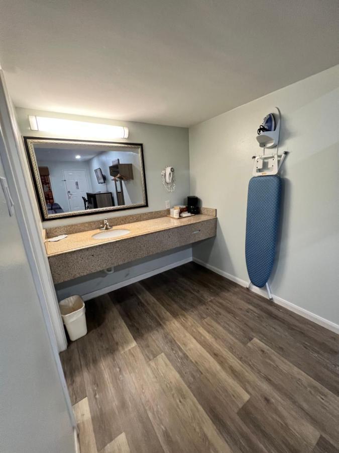 Continental Inn&suites Motel Nacogdoches