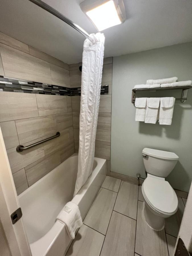 Continental Inn&suites 2*