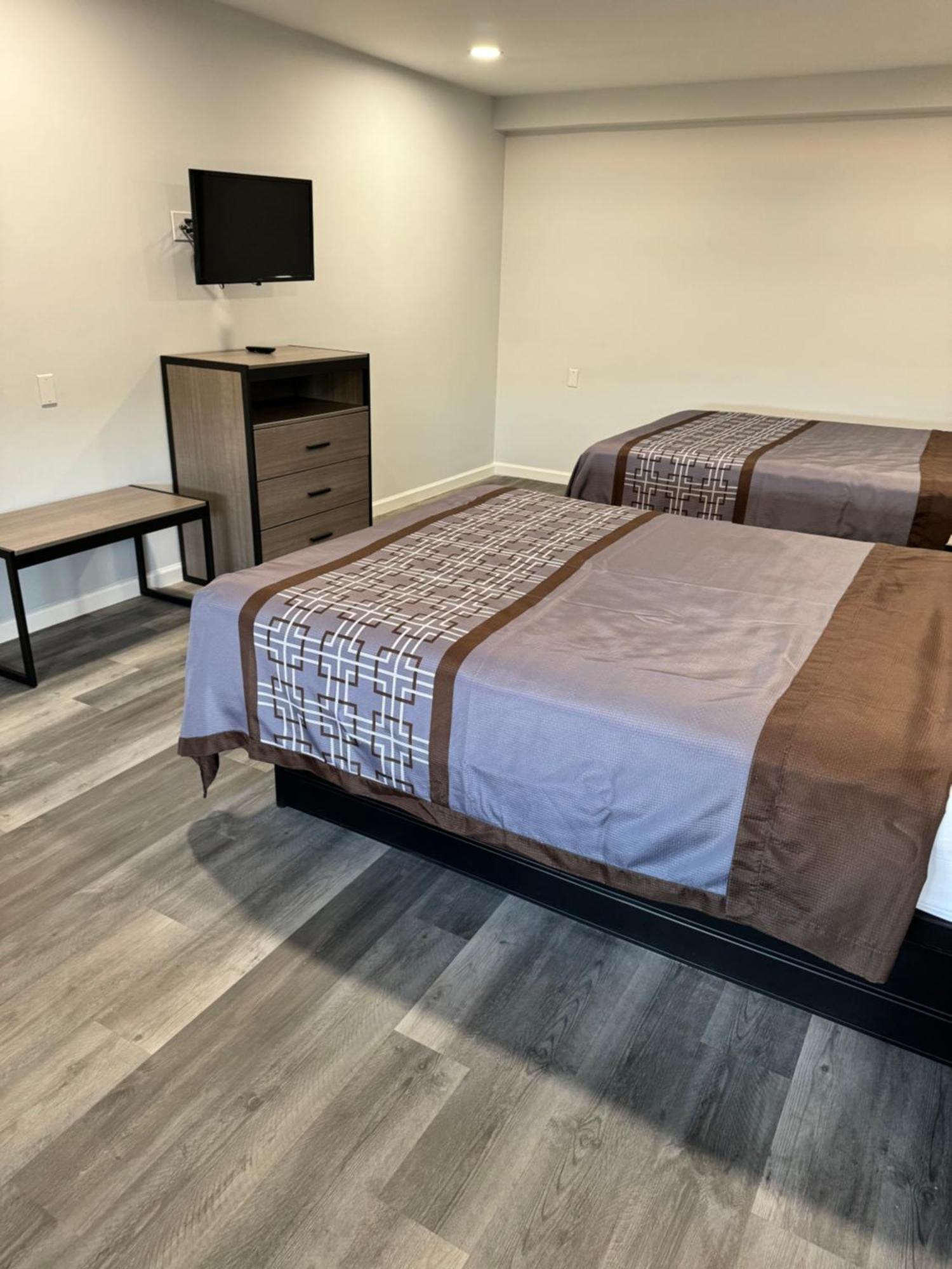 Continental Inn&suites Motel 2*