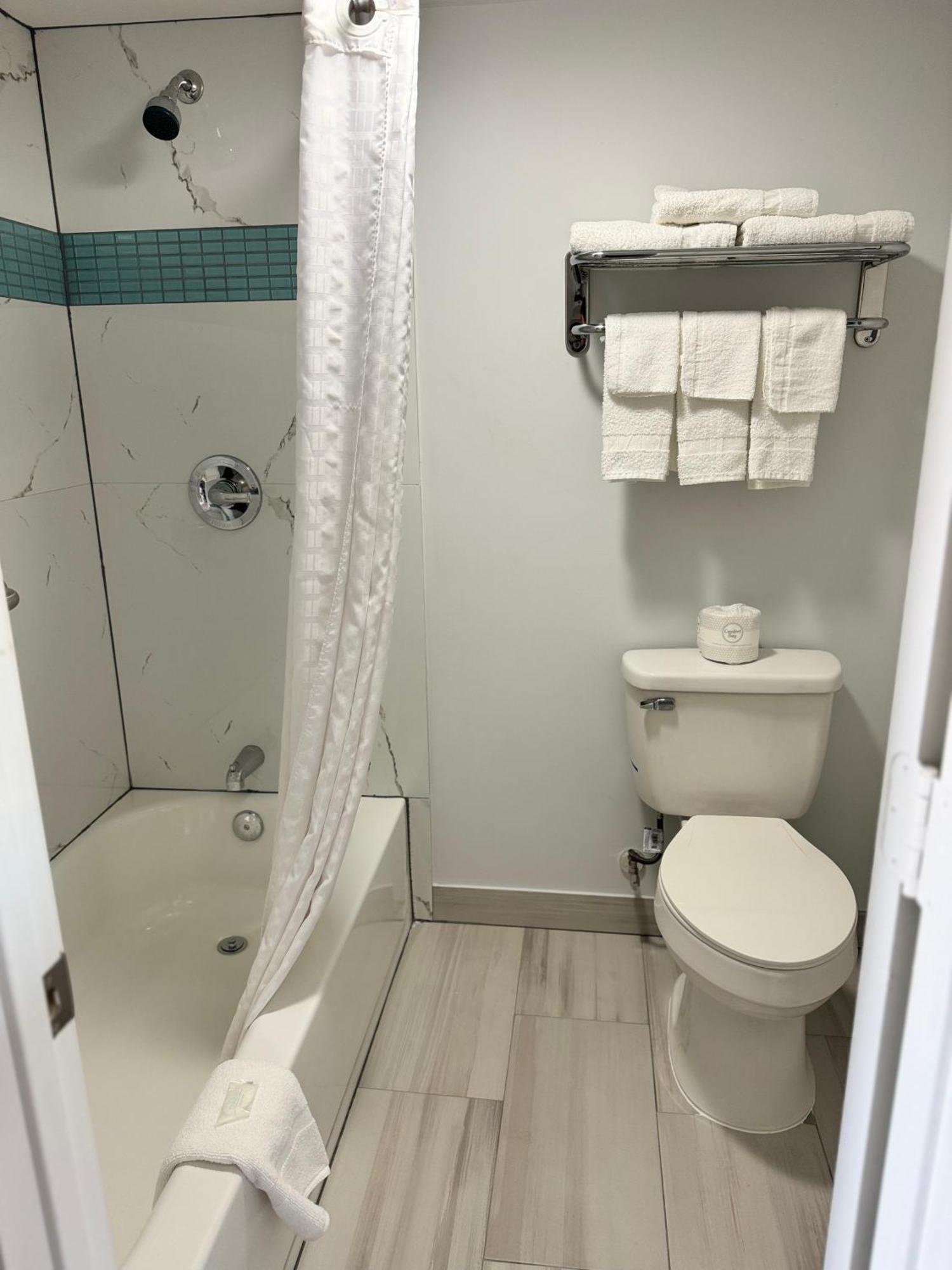 Continental Inn&suites 2*