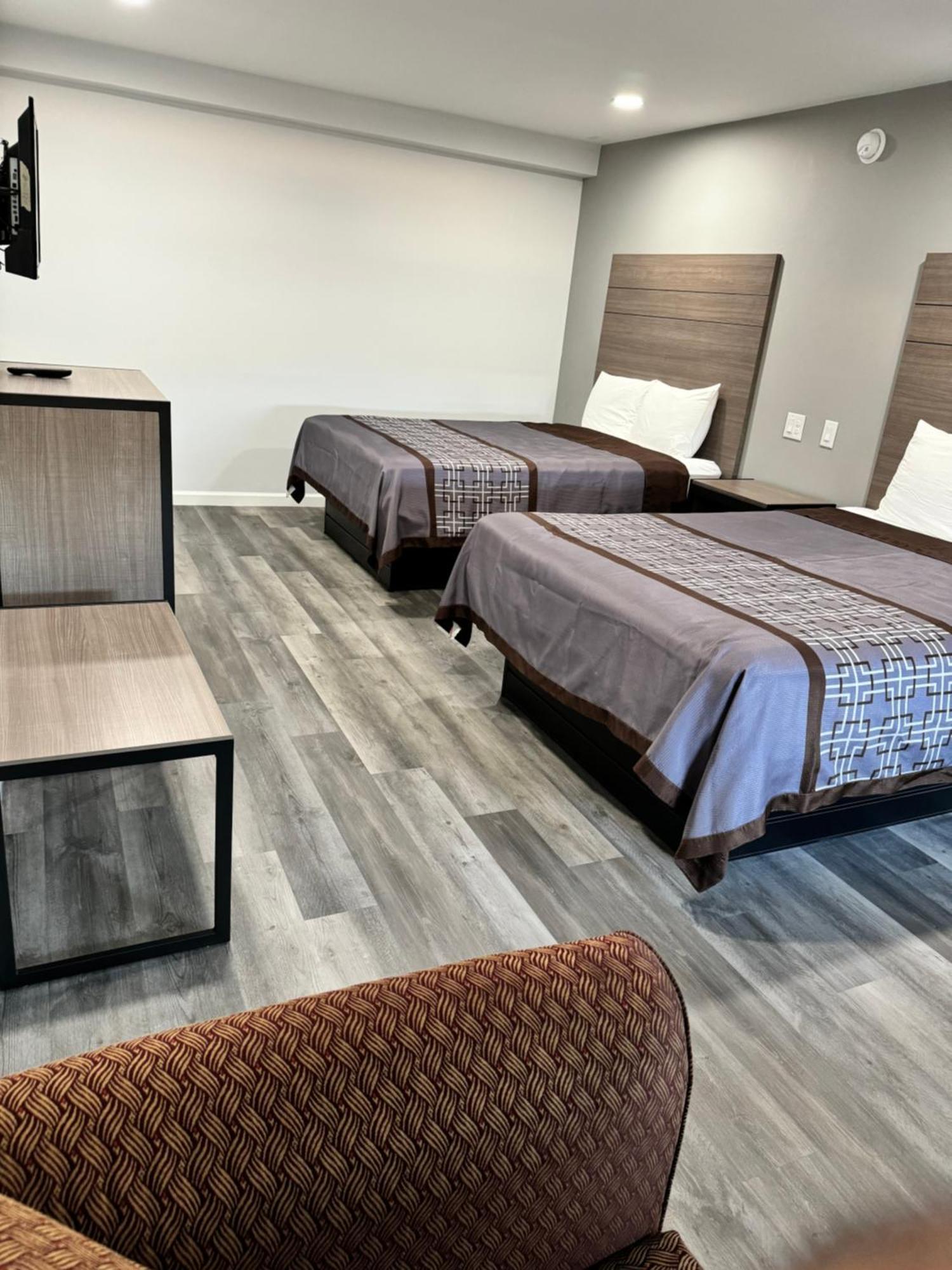 Continental Inn&suites Motel 2*