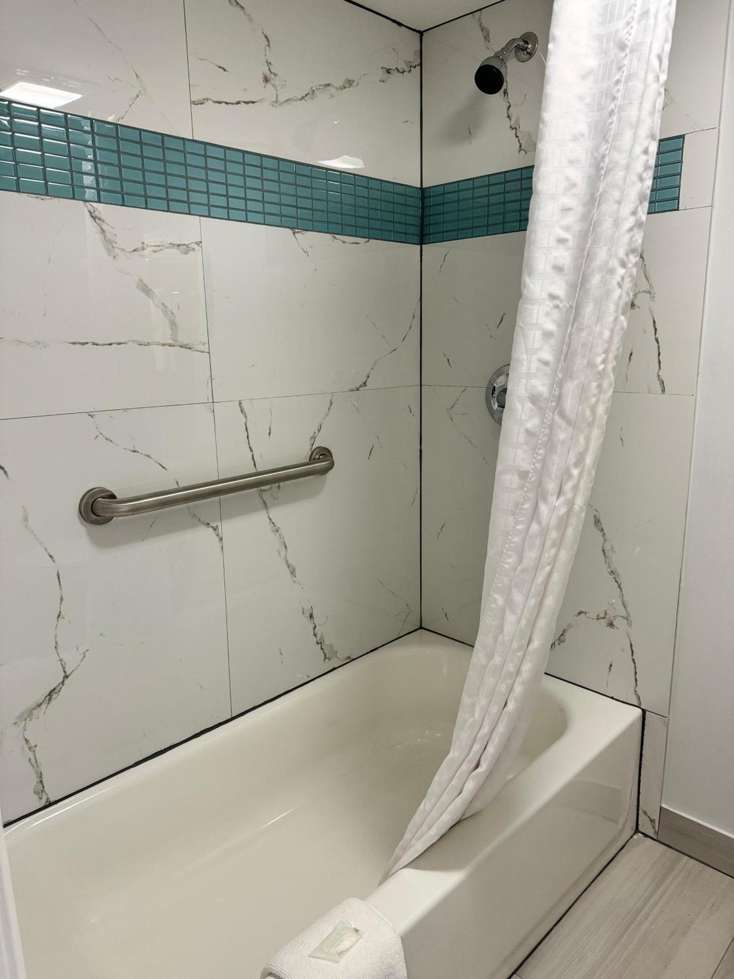 Motel Continental Inn&suites 2*