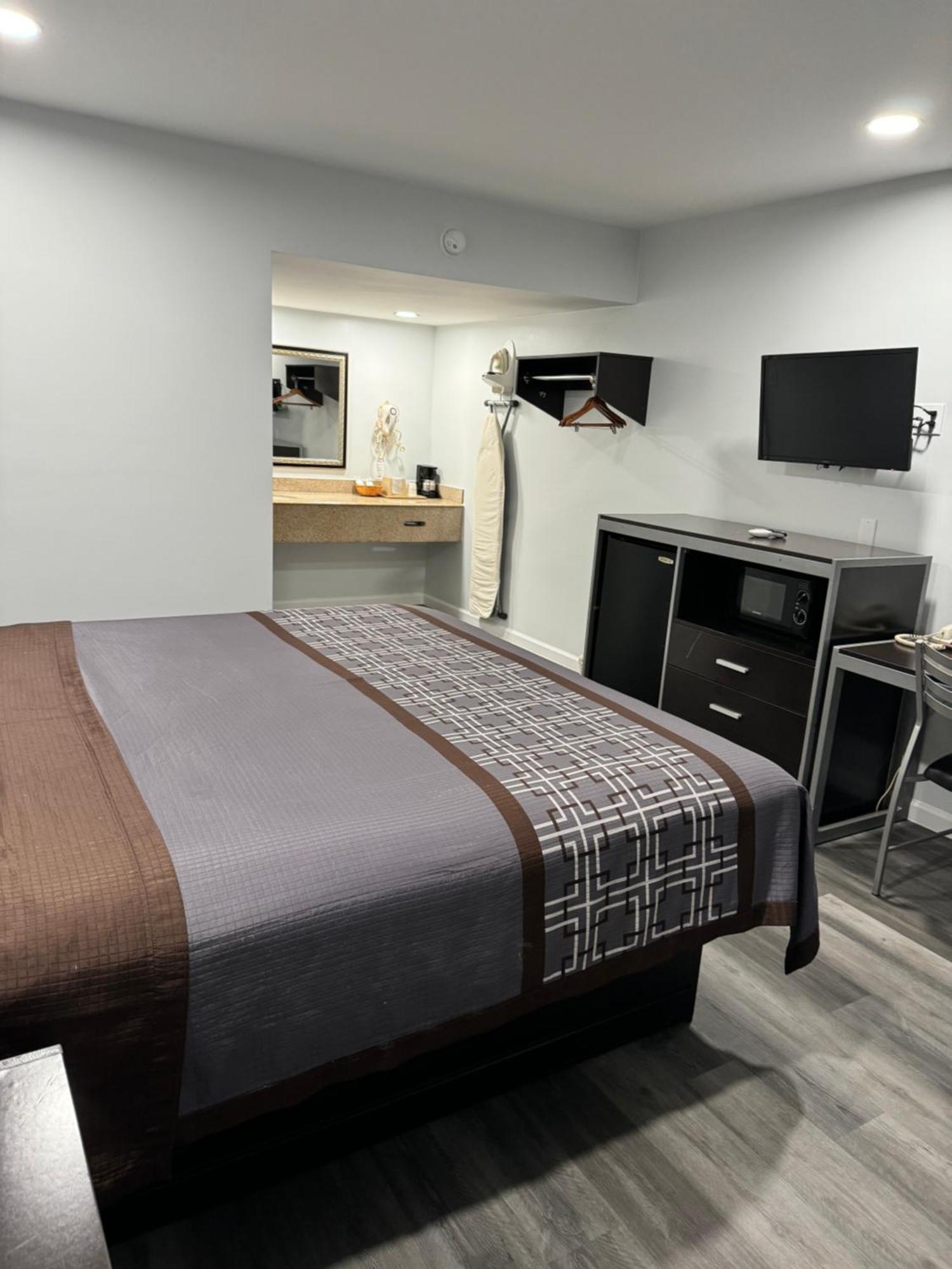 Continental Inn&suites Nacogdoches