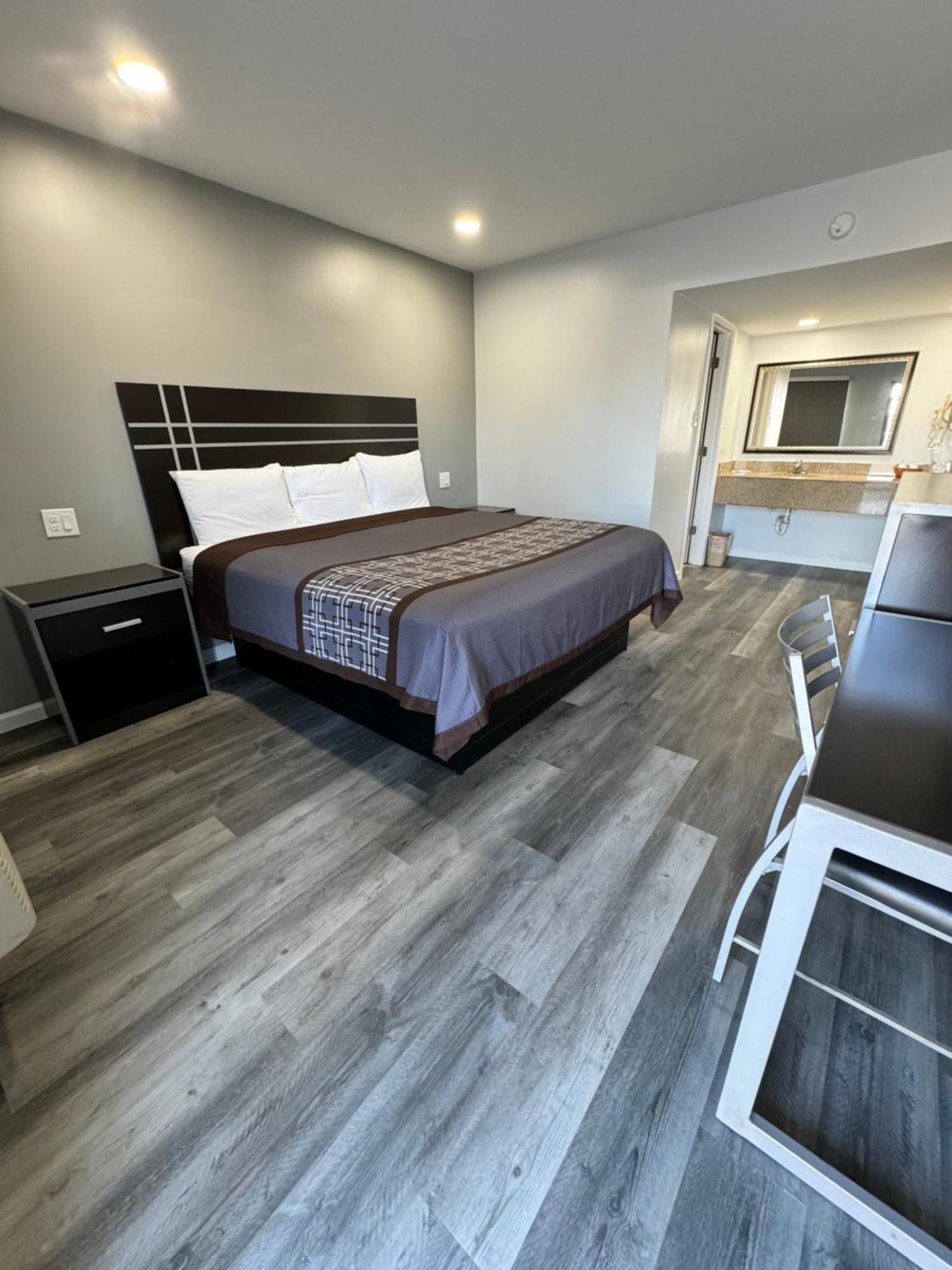 Continental Inn&suites 2*