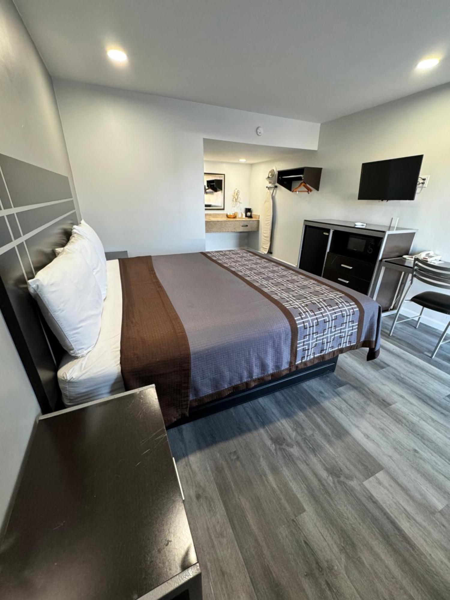 Continental Inn&suites Nacogdoches
