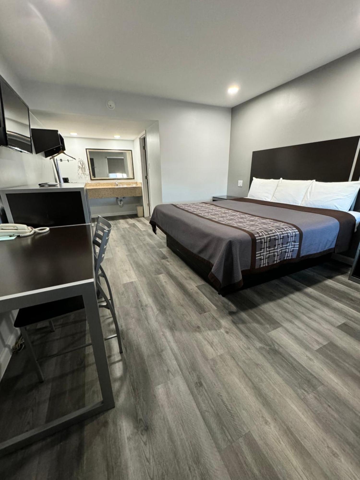 Continental Inn&suites