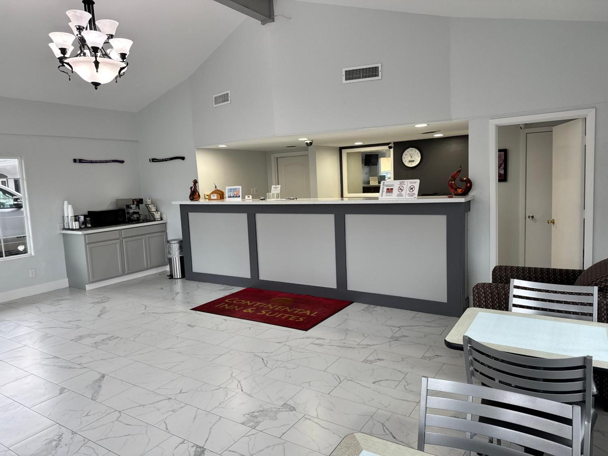 Continental Inn&suites 2*