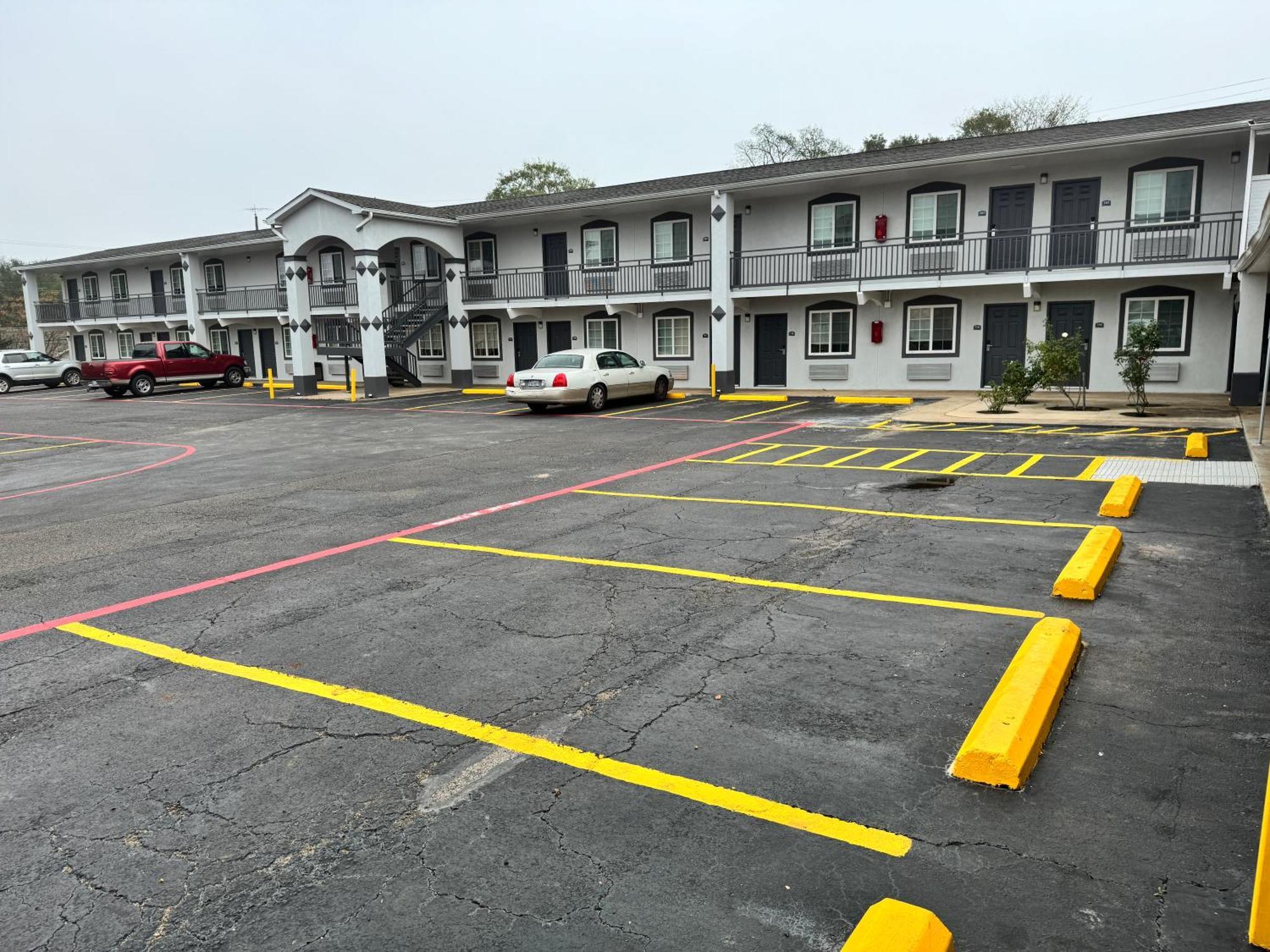 Continental Inn&suites