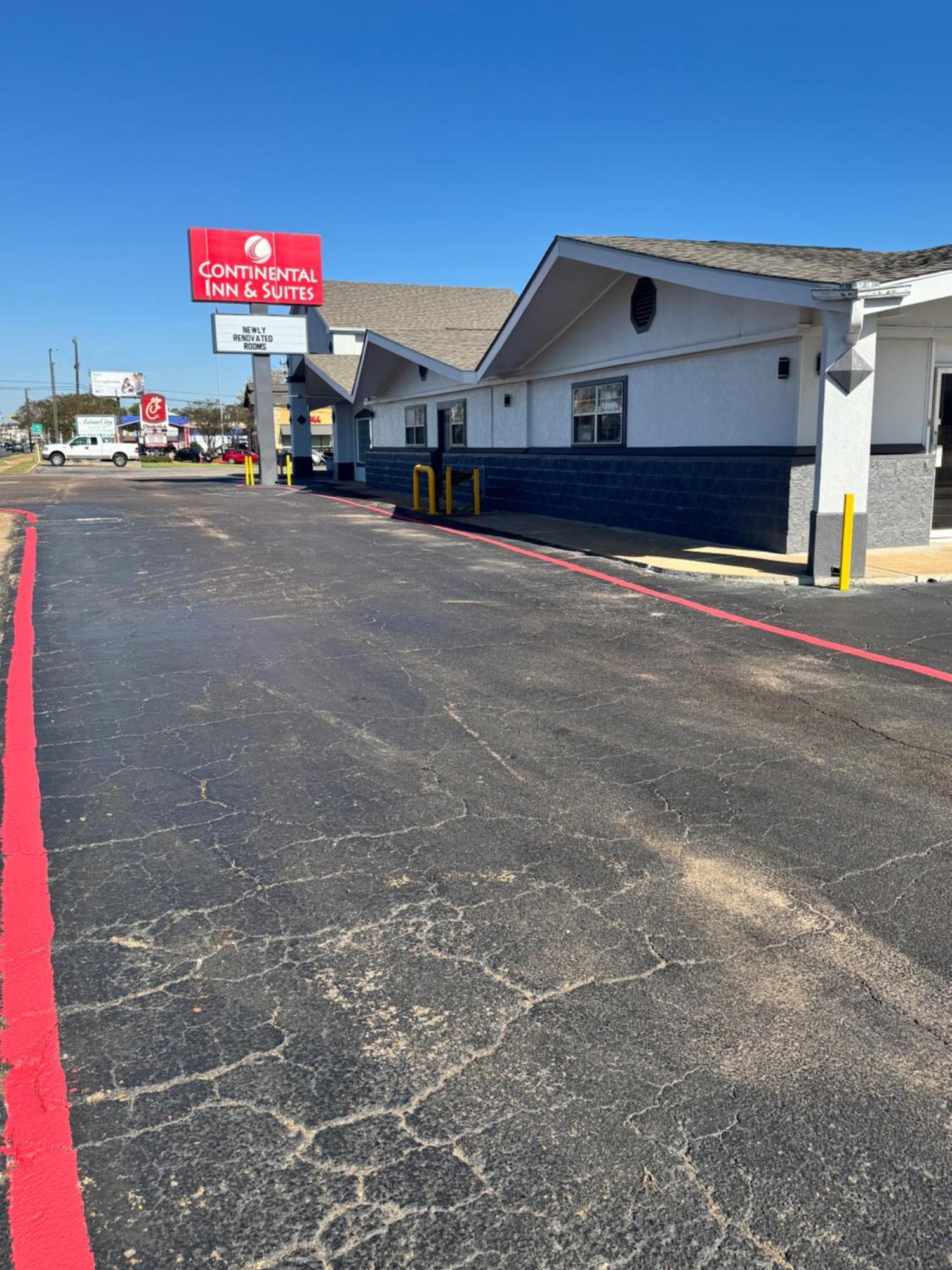 Continental Inn&suites Motel