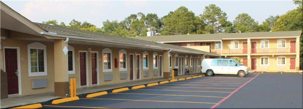 Continental Inn&suites 2*
