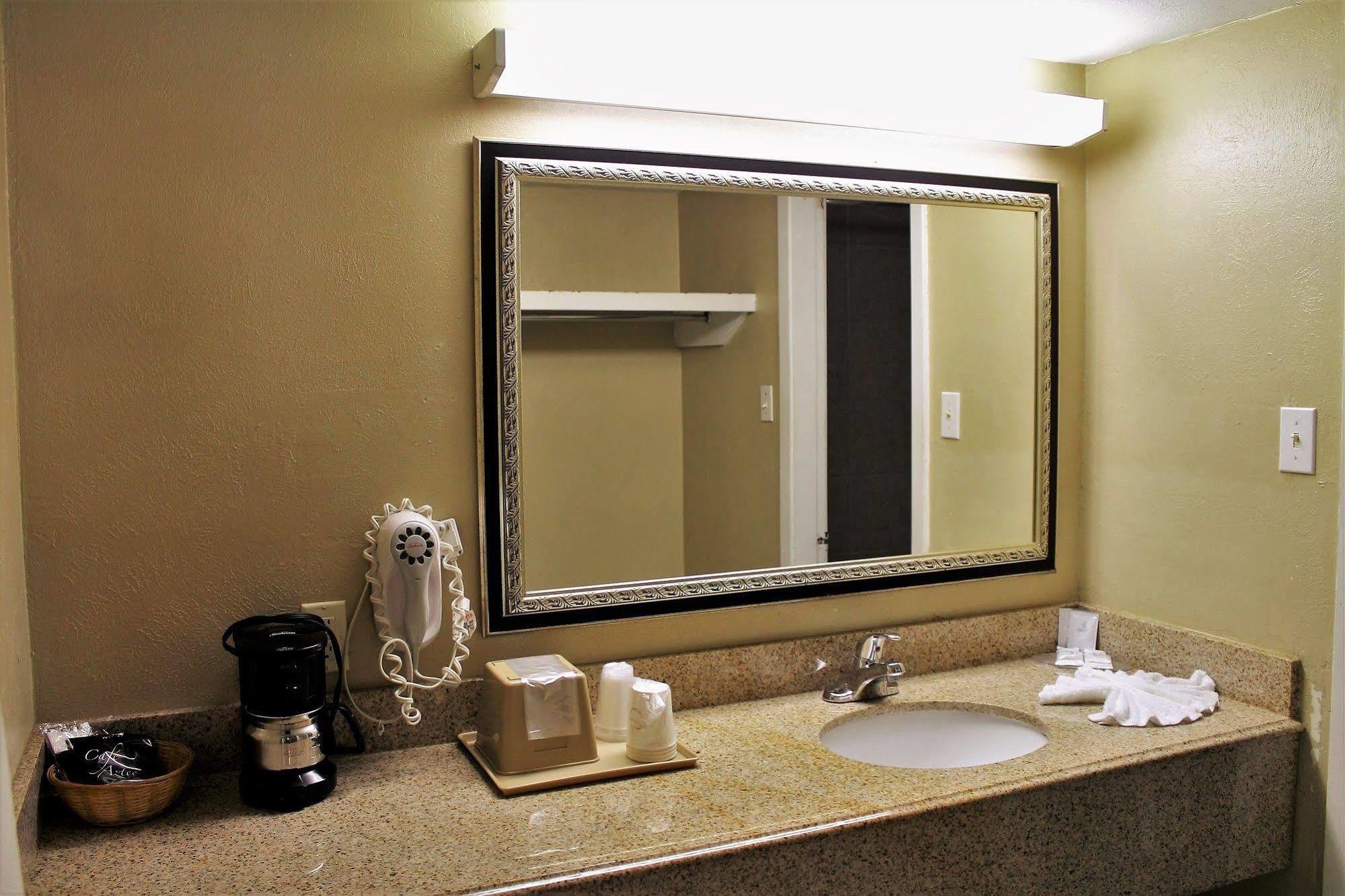 Continental Inn&suites Motel Nacogdoches